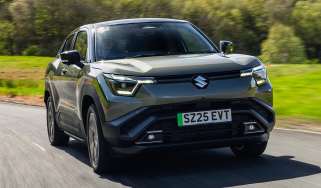 Suzuki e Vitara - front tracking